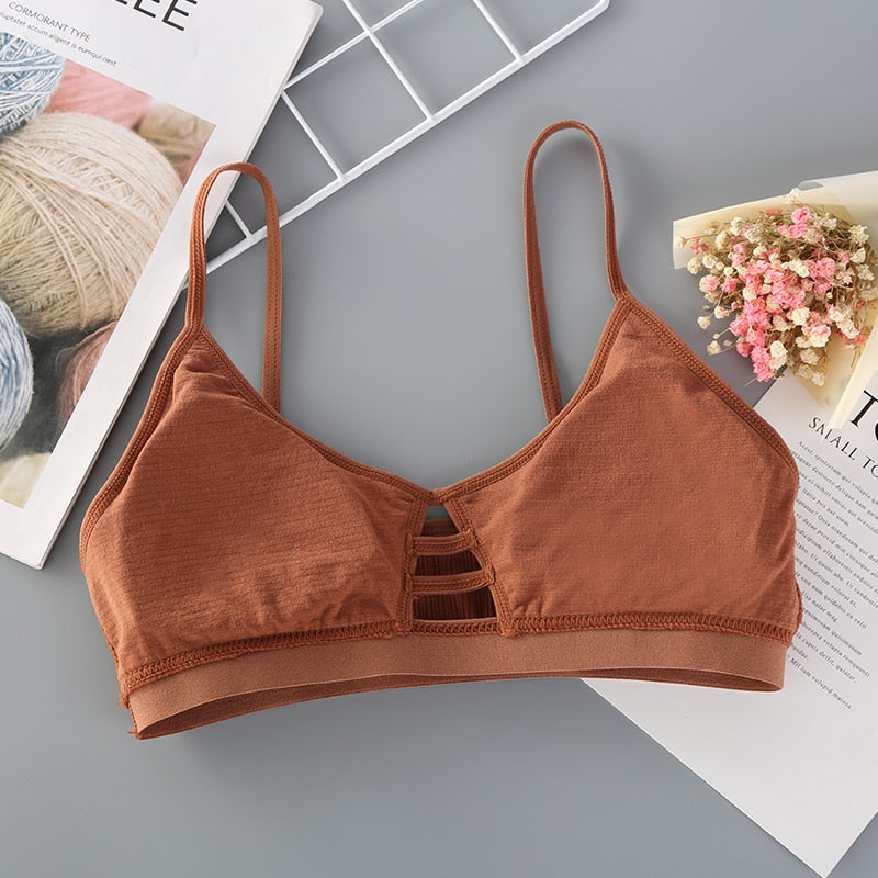 Seamless Bralette With Hollow Front